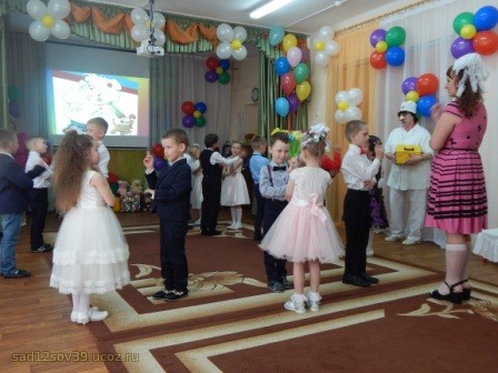 дети танцуют